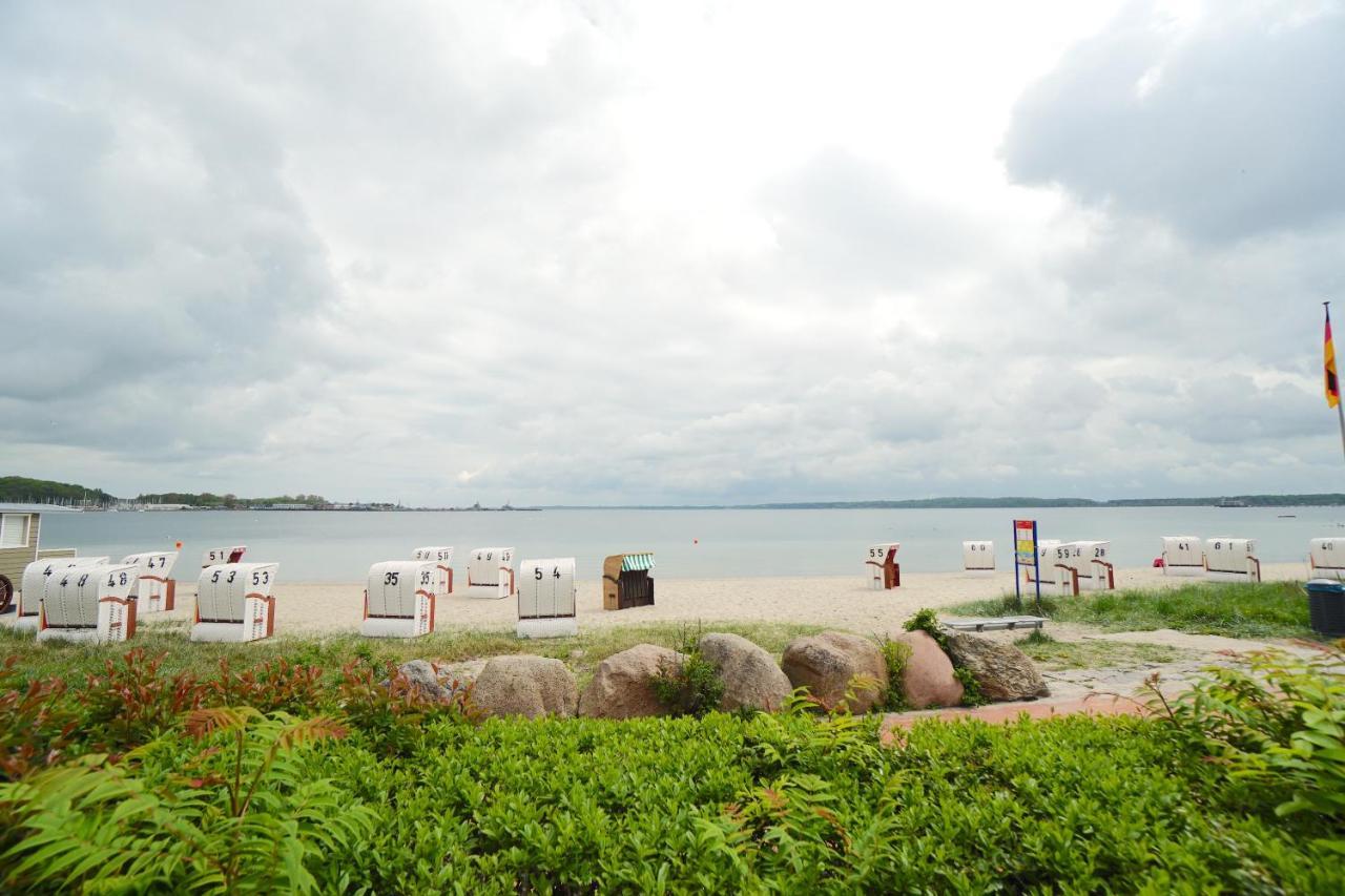 Ferienwohnung Strandhuepfer - Direkt Am Meer Эккернфёрде Экстерьер фото